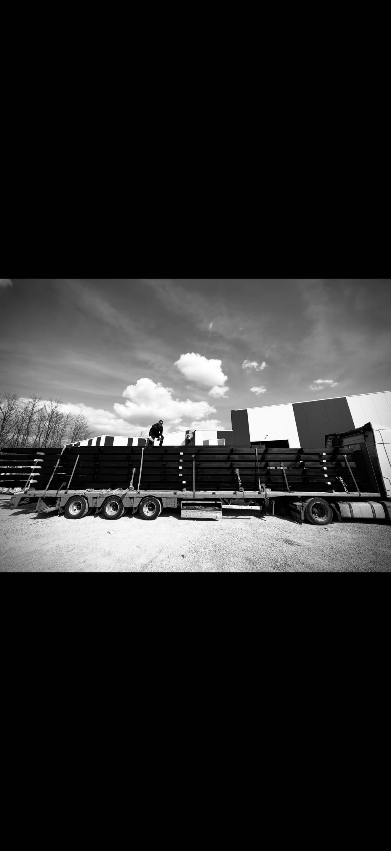 Material arriving at the TRESOR STEEL factory