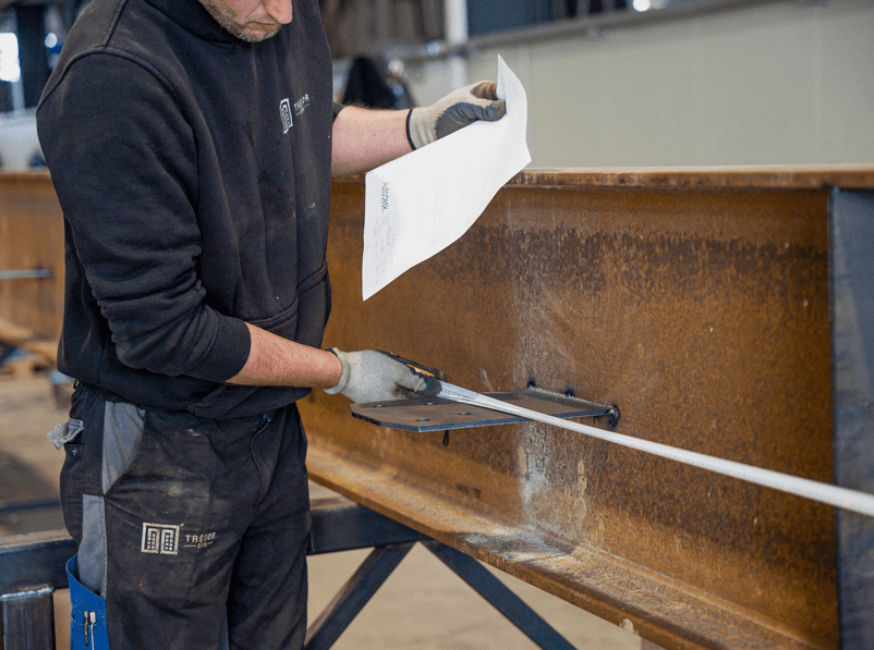 Plate assembly